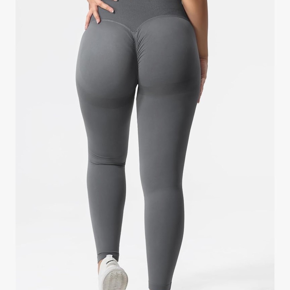 *green* scrunch butt leggings